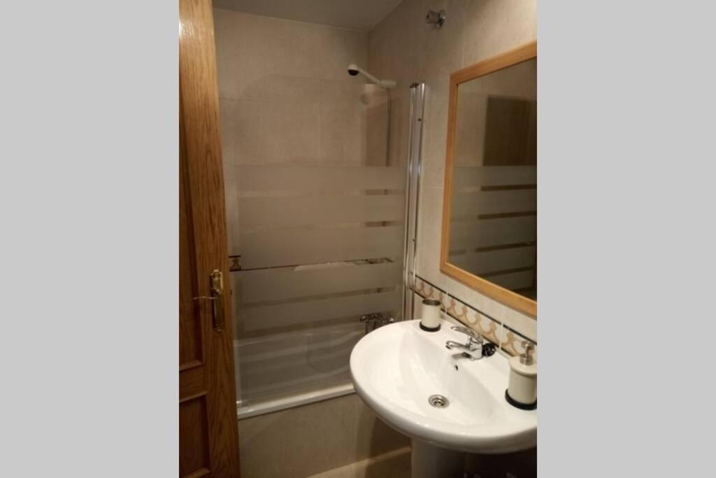 El Pisito De Rodrigo Ii Appartement